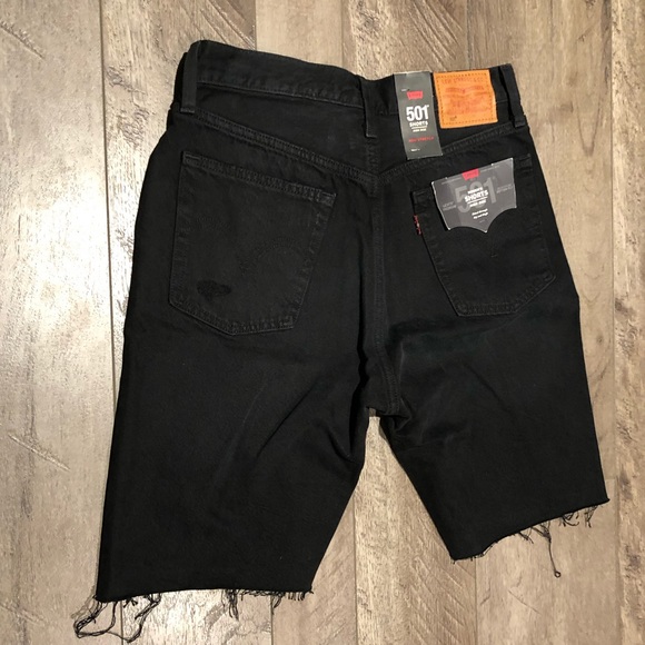 NWT Levi’s shorts - Picture 3 of 3